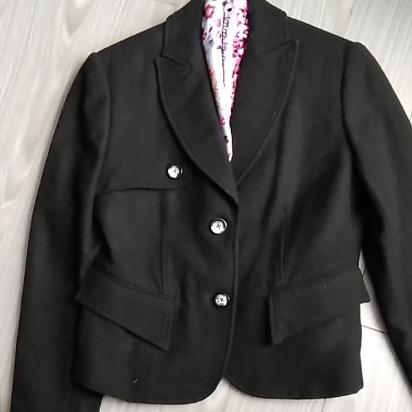 💯% Wool 🌟Cropped🌟 Blazer - Picture 3 of 13